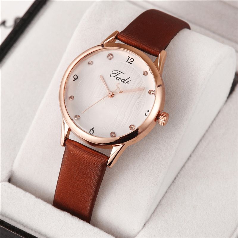 Moda Codzienne Eleganckie Sportowe Damskie Zegarki Skórzany Pasek Dial Rose Gold Wrist Alloy Case Zegarek Kwarcowy