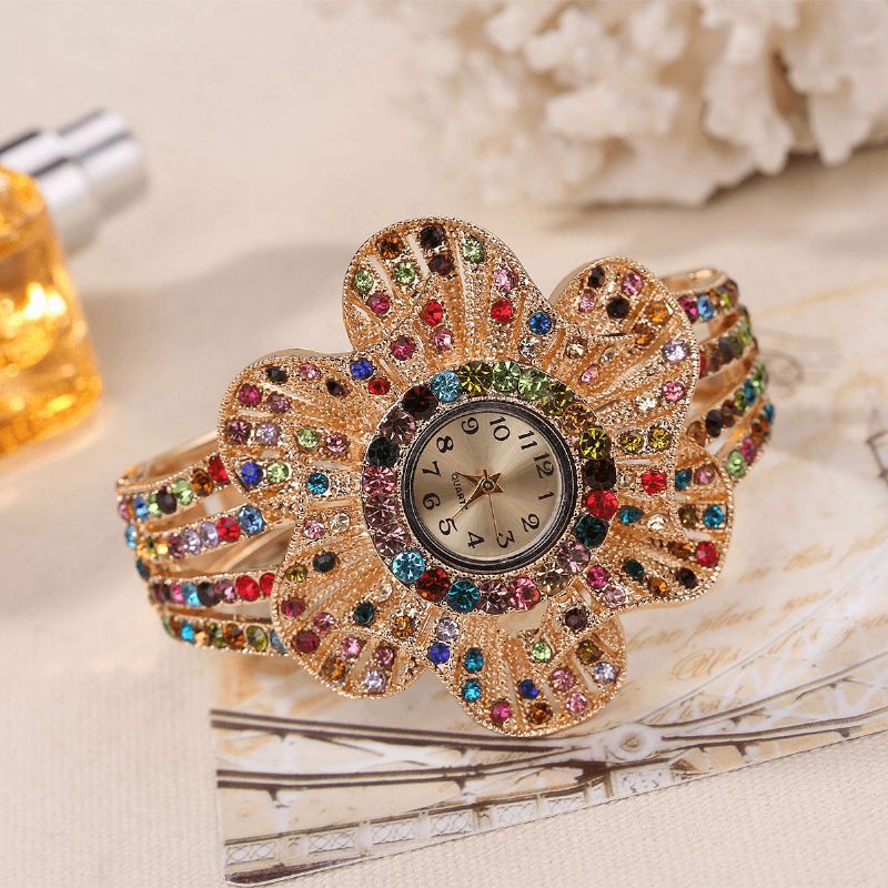 Moda Crystal Flower Shape Dial Hollow Metalowy Pasek Damski Zegarek Kwarcowy